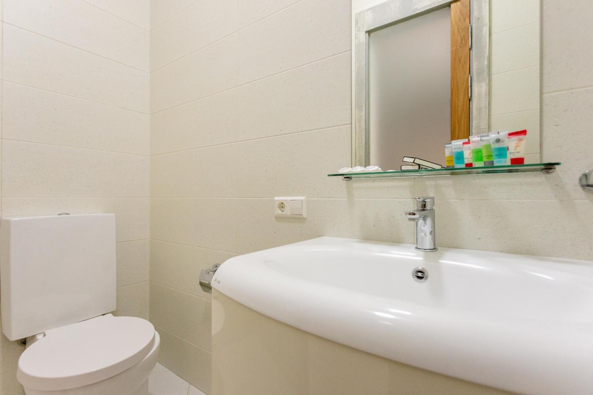 Centerpoint Apartment *